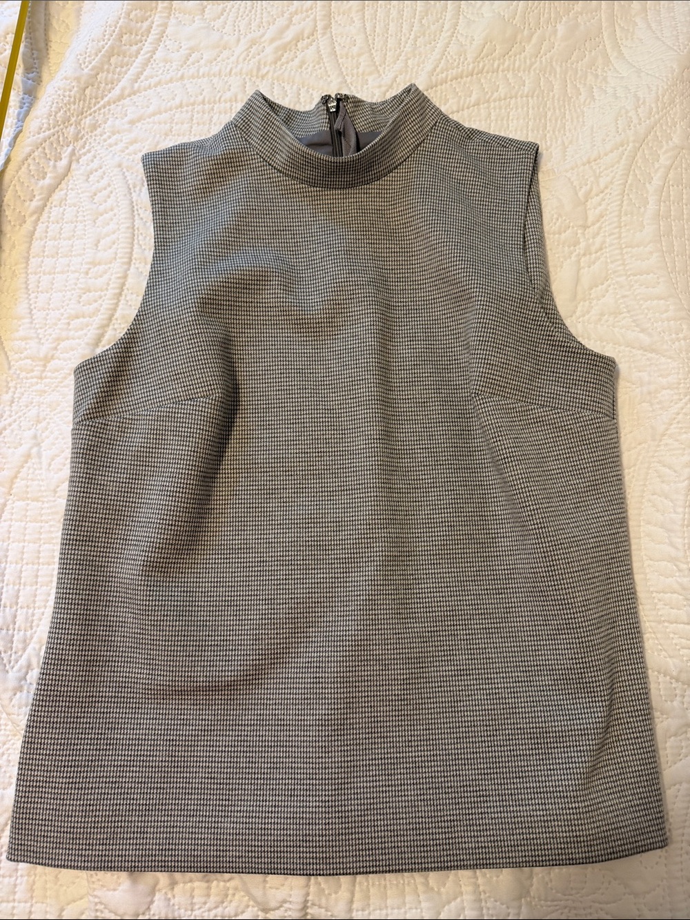 Ann Taylor Black & White Houndstooth Sleeveless Mock Neck Tank